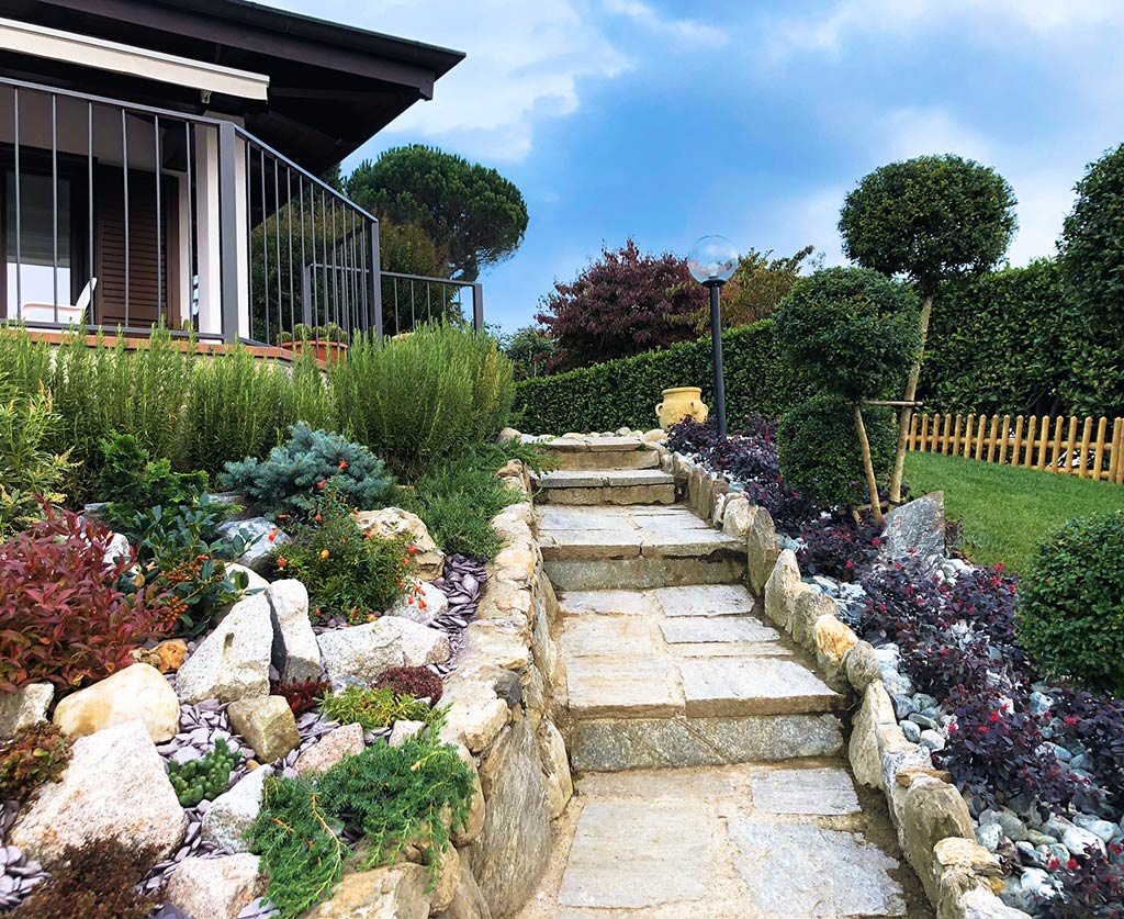 Giardinieri al Lago d'Orta: realizzazione giardini rocciosi